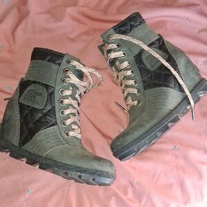 Sorel Women's Olive and Black Lace-Up Wedge Boots